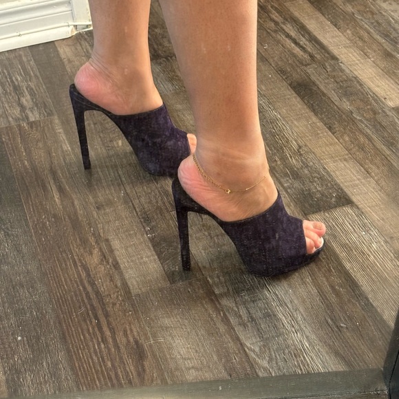 Dark blue heels - Picture 2 of 5